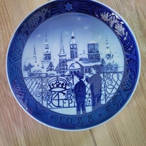 Blue Decorative Plate with Cityscape Design